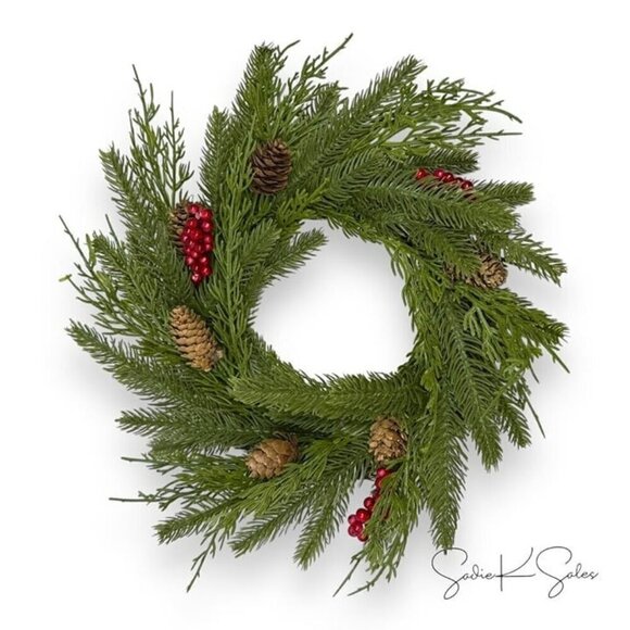 Target Room Essentials‎ Christmas Holiday Mix Mini Wreath - Christmas 2024 - Picture 1 of 5